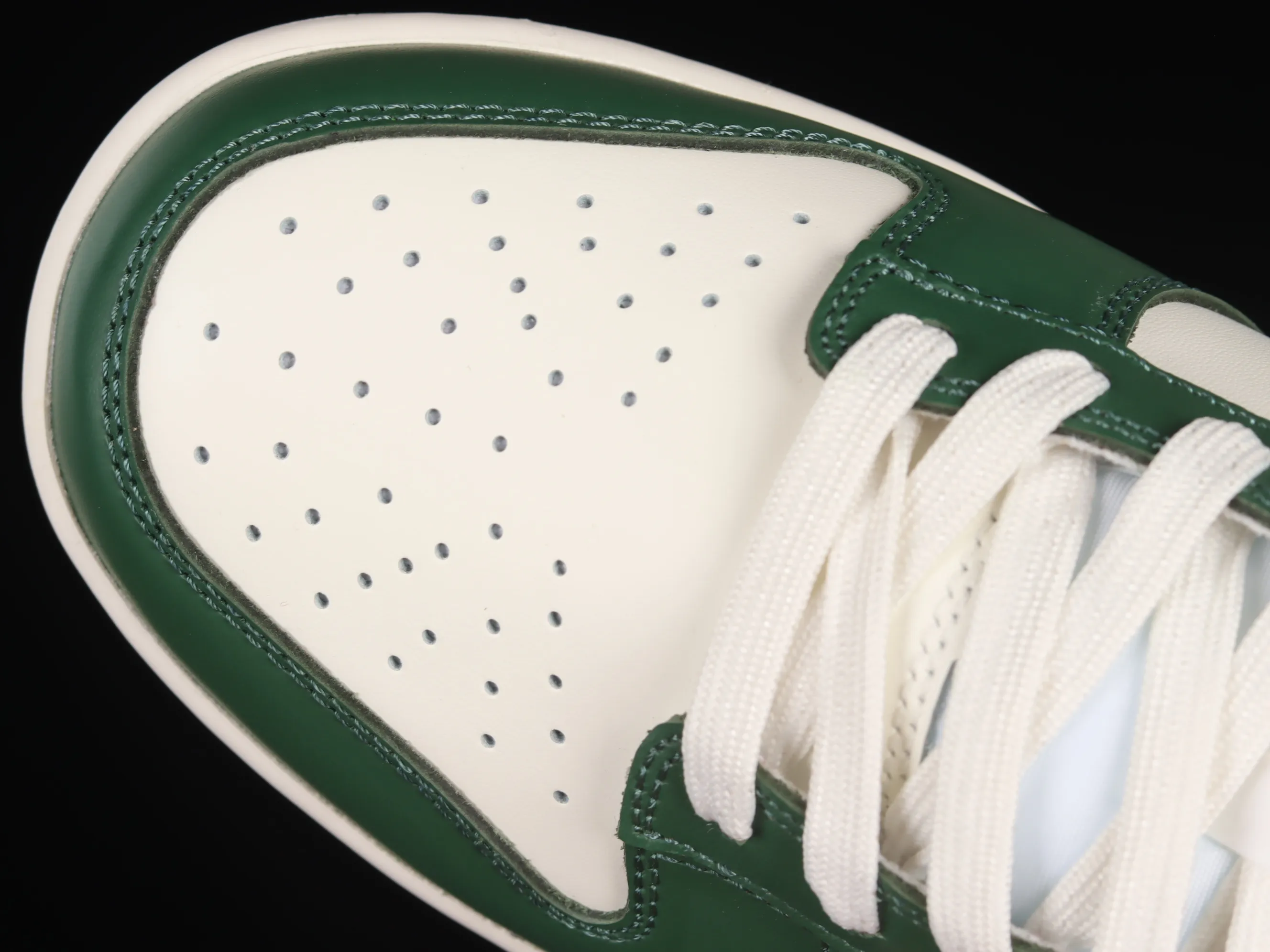 All categories Nk SB Dunk series Nk SB Dunk Low low-top sneakers F version Nk SB Dunk Low "Gorge Green" bean paste green color SB low-top casual sneakers FB7160-161
